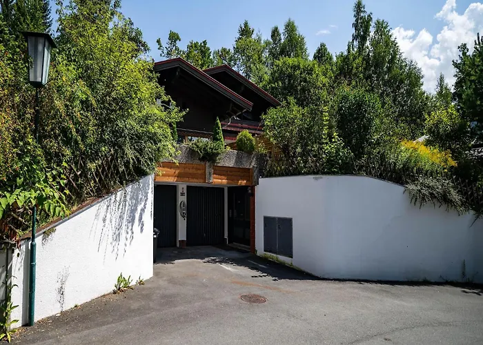 Double Near Ritzensee River アパート